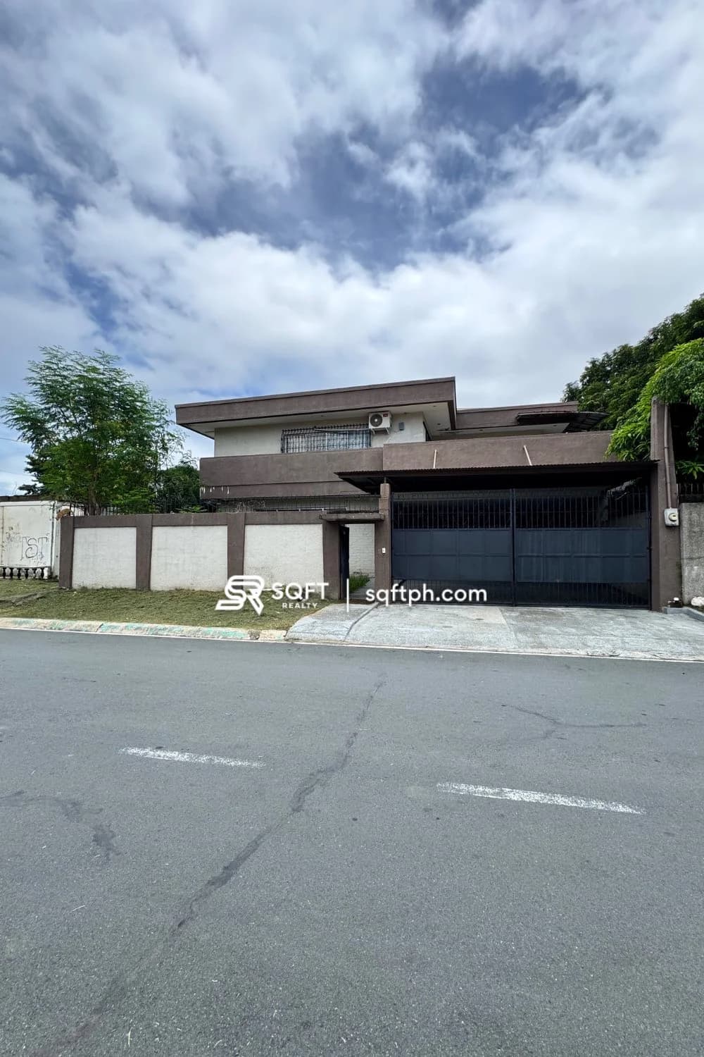 Spacious 8BR House and Lot For Sale in South Admiral Village, Paranaque City