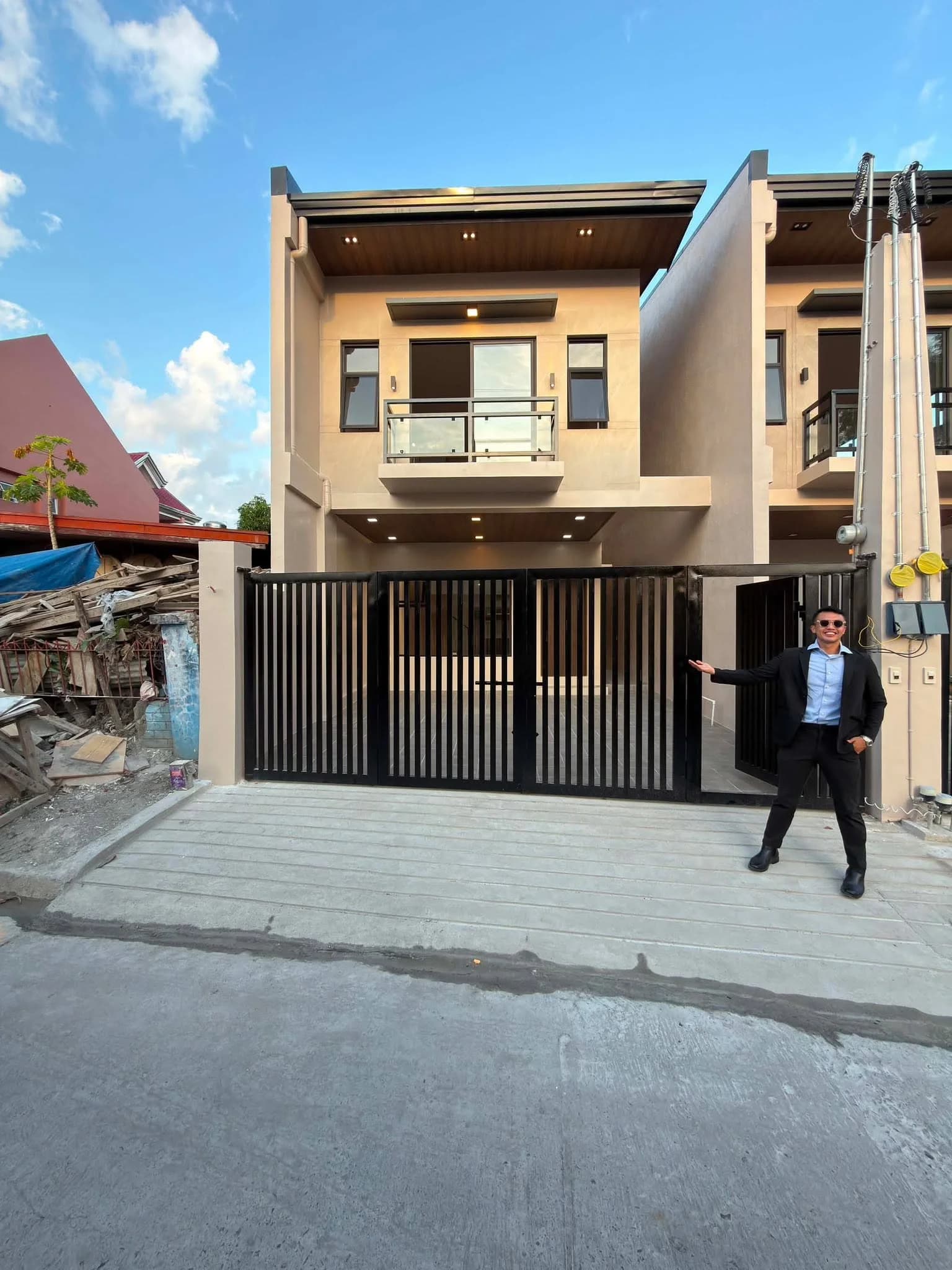 Brand New Modern Single Attached 4BR House For Sale In Better Living, Parañaque — Photo 1