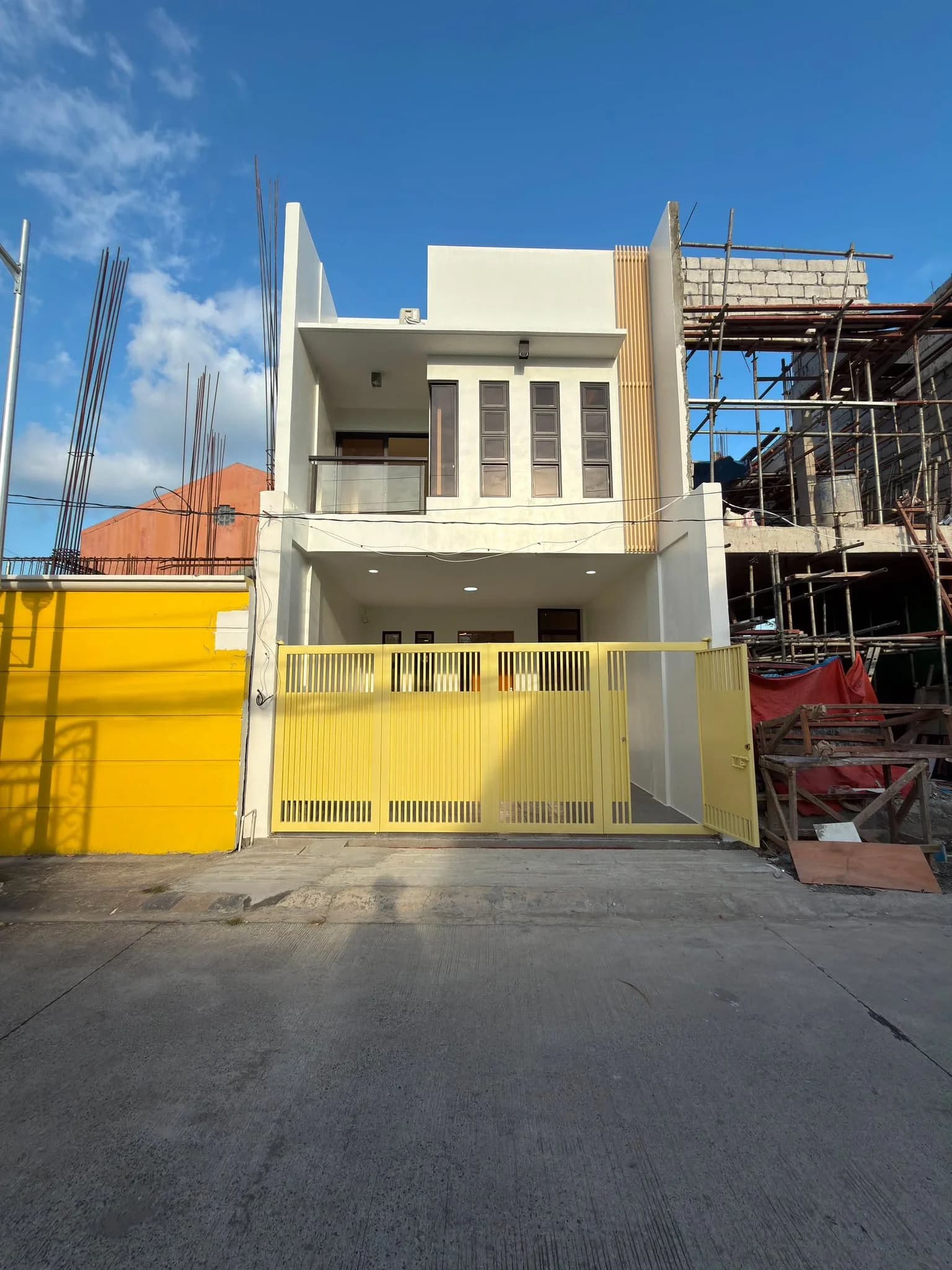 Brand New Elegant 4BR House & Lot For Sale in Sucat, Paranaque City — Photo 1