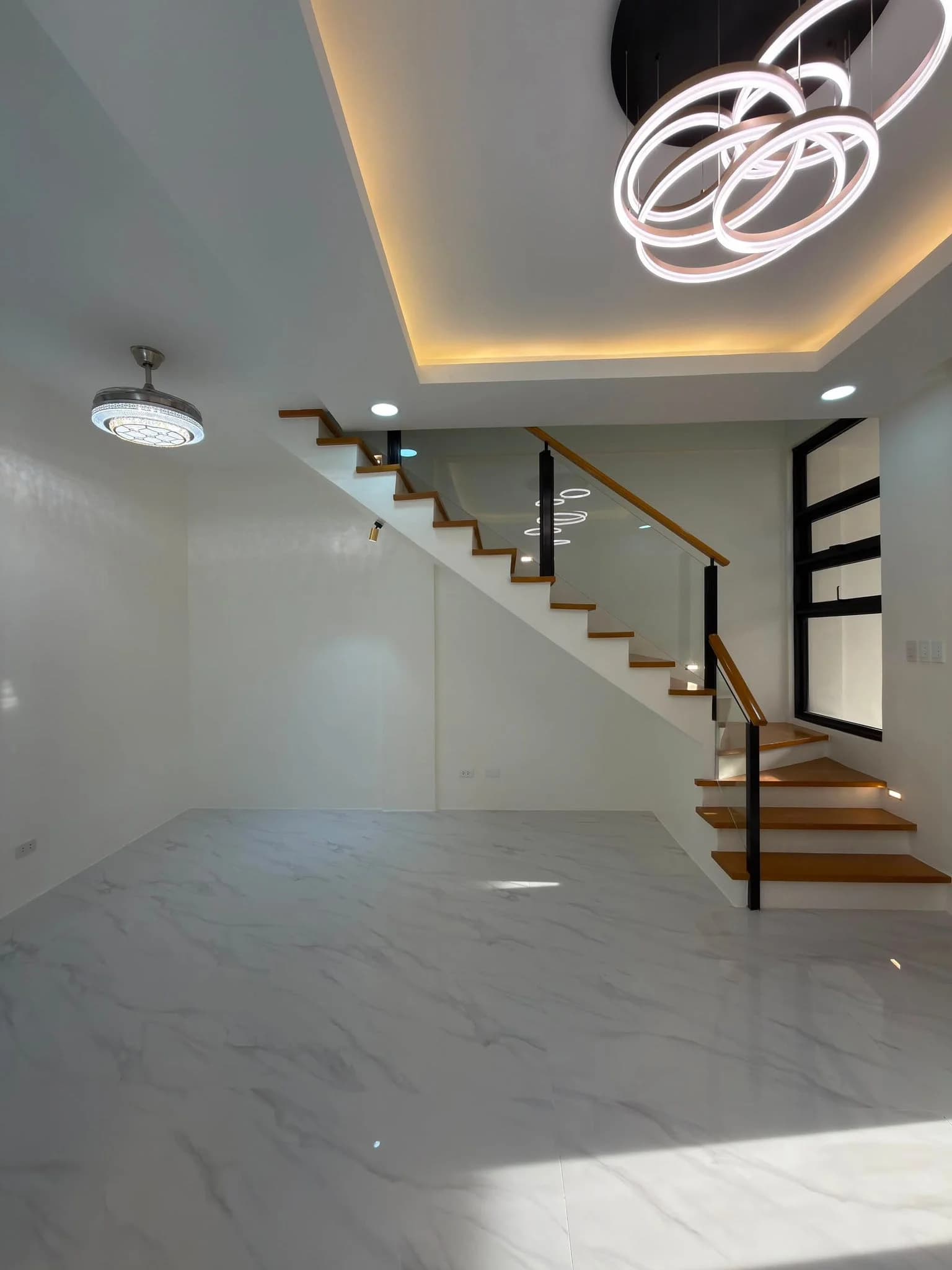 Brand New Elegant 4BR House & Lot For Sale in Sucat, Paranaque City — Photo 5