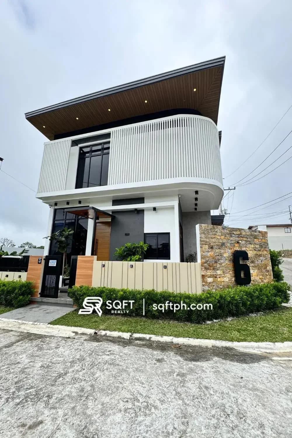 Brand New Stunning Vacation Home with Swimming Pool in Amadeo, Cavite