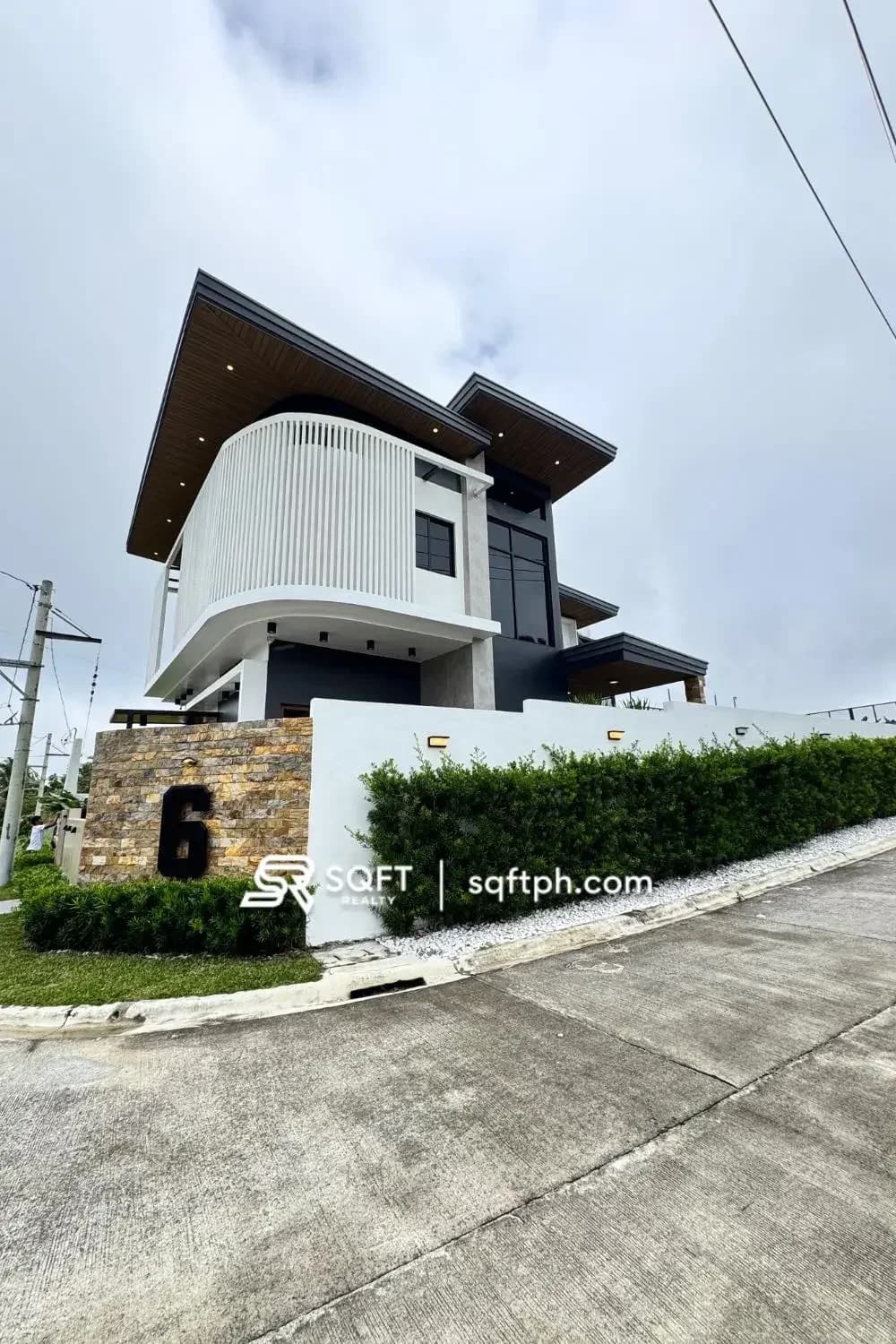 Brand New Stunning Vacation Home with Swimming Pool in Amadeo, Cavite