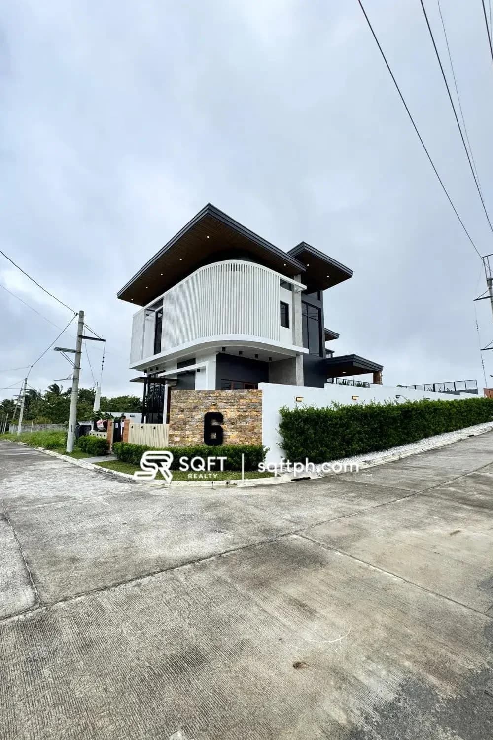 Brand New Stunning Vacation Home with Swimming Pool in Amadeo, Cavite