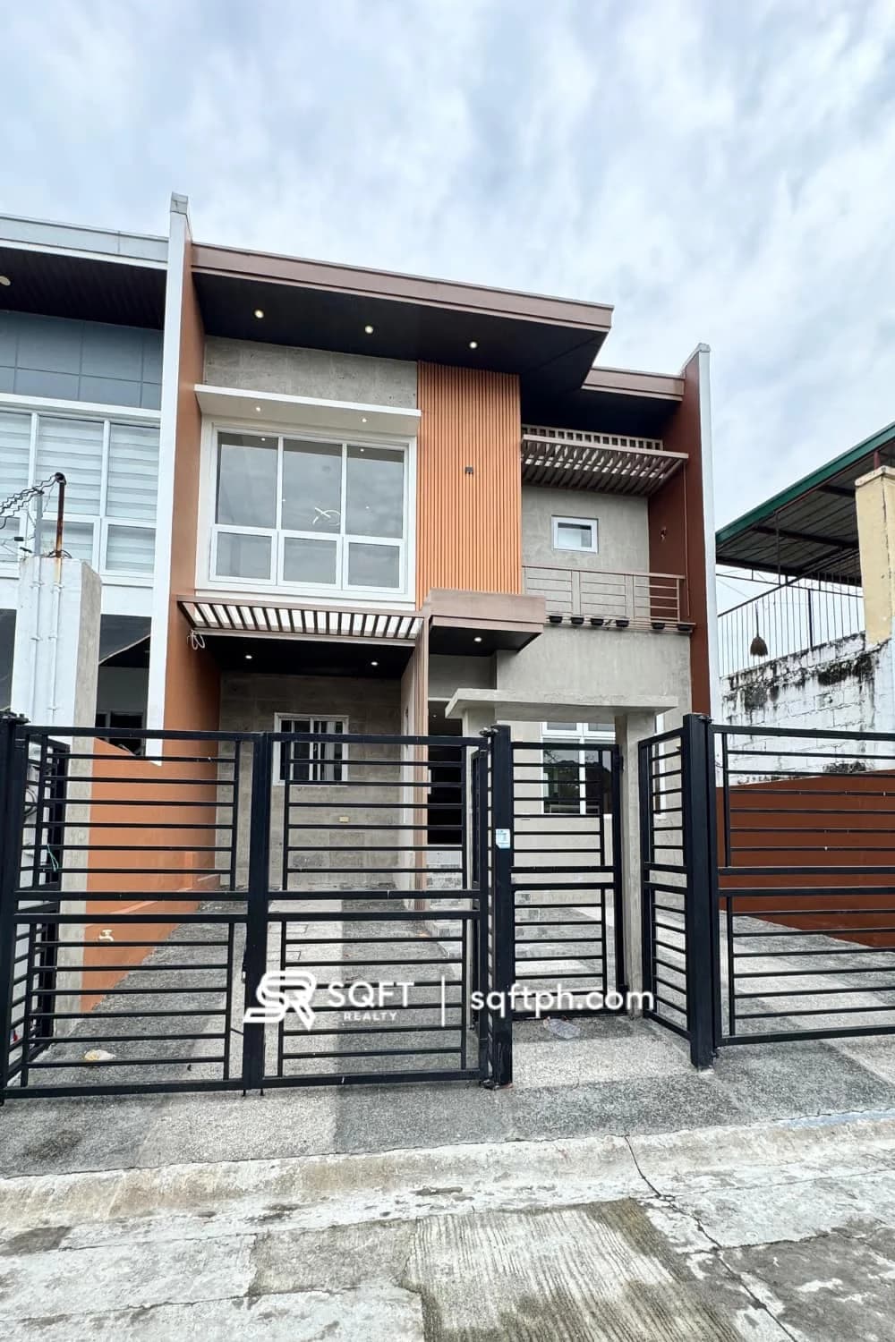 Modern 4BR House and Lot For Sale in BF Resort Village Las Piñas