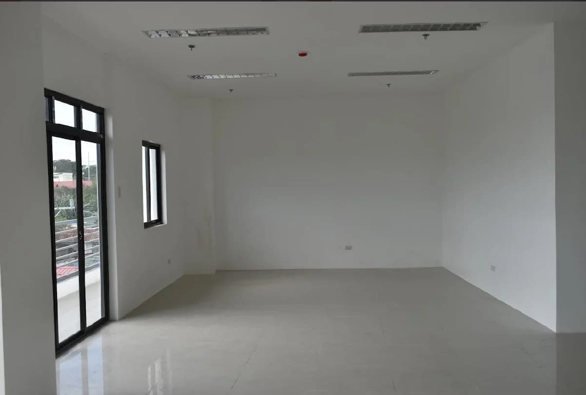 For Sale or Lease: Mixed-Use Commercial/Residential Building in Muntinlupa City