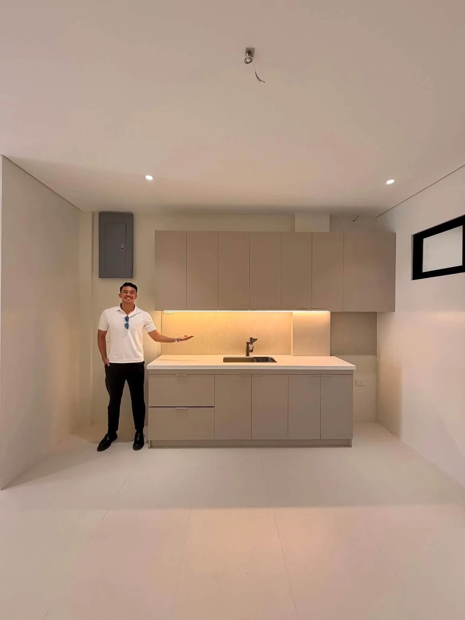 Brand New Modern Tropical House & Lot For Sale in Gatchalian Subd, Las Piñas City — Photo 5