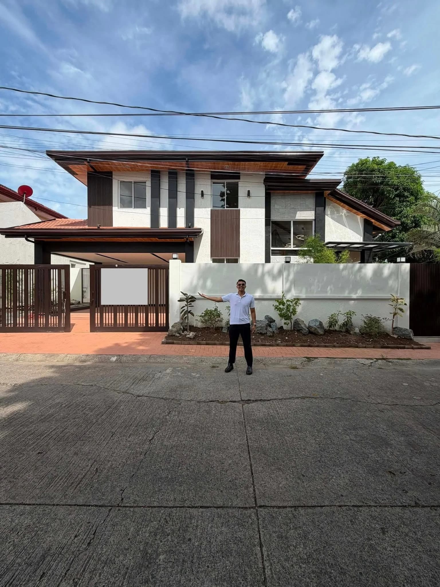 Modern Corner 4BR House and Lot For Sale in BF Homes, Parañaque City