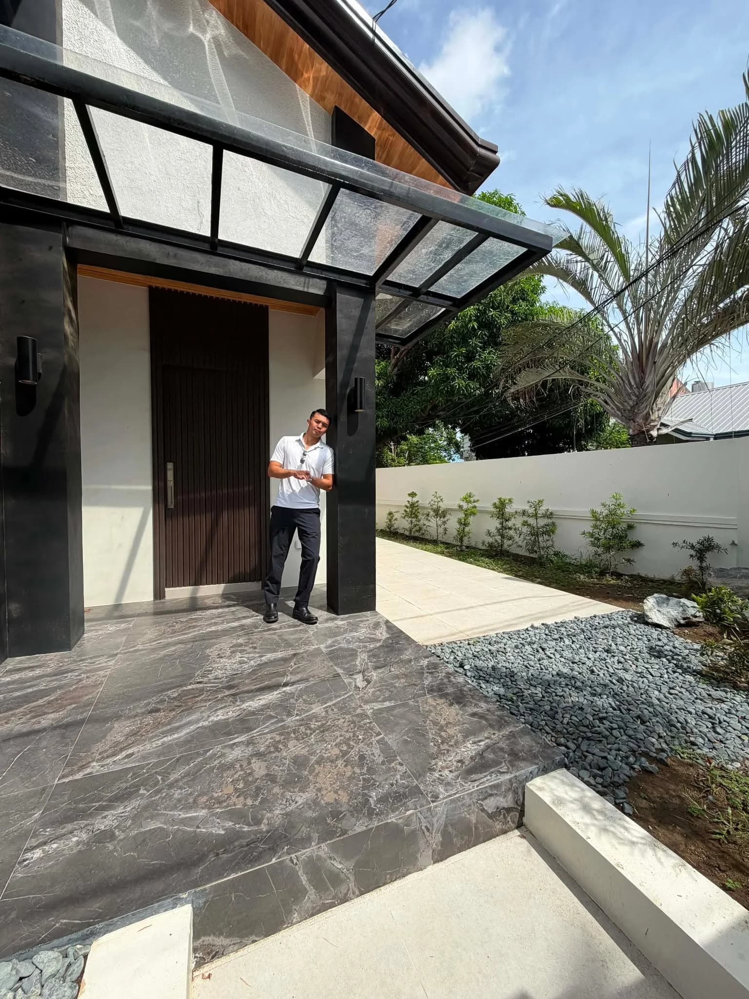 Modern Corner 4BR House and Lot For Sale in BF Homes, Parañaque City — Photo 5