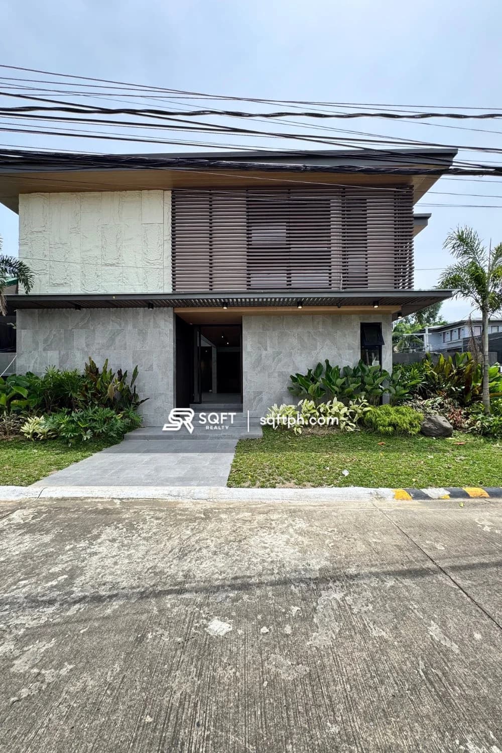 Elegant Corner Home with Plunge Pool For Sale in BF Homes, Parañaque City