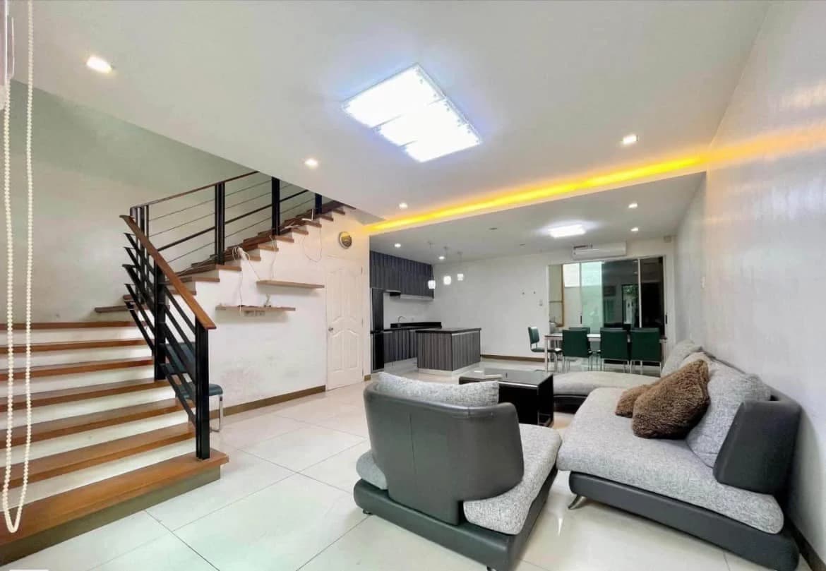 Income Generating 3BR Townhouse For Sale in Multinational Village, Parañaque City