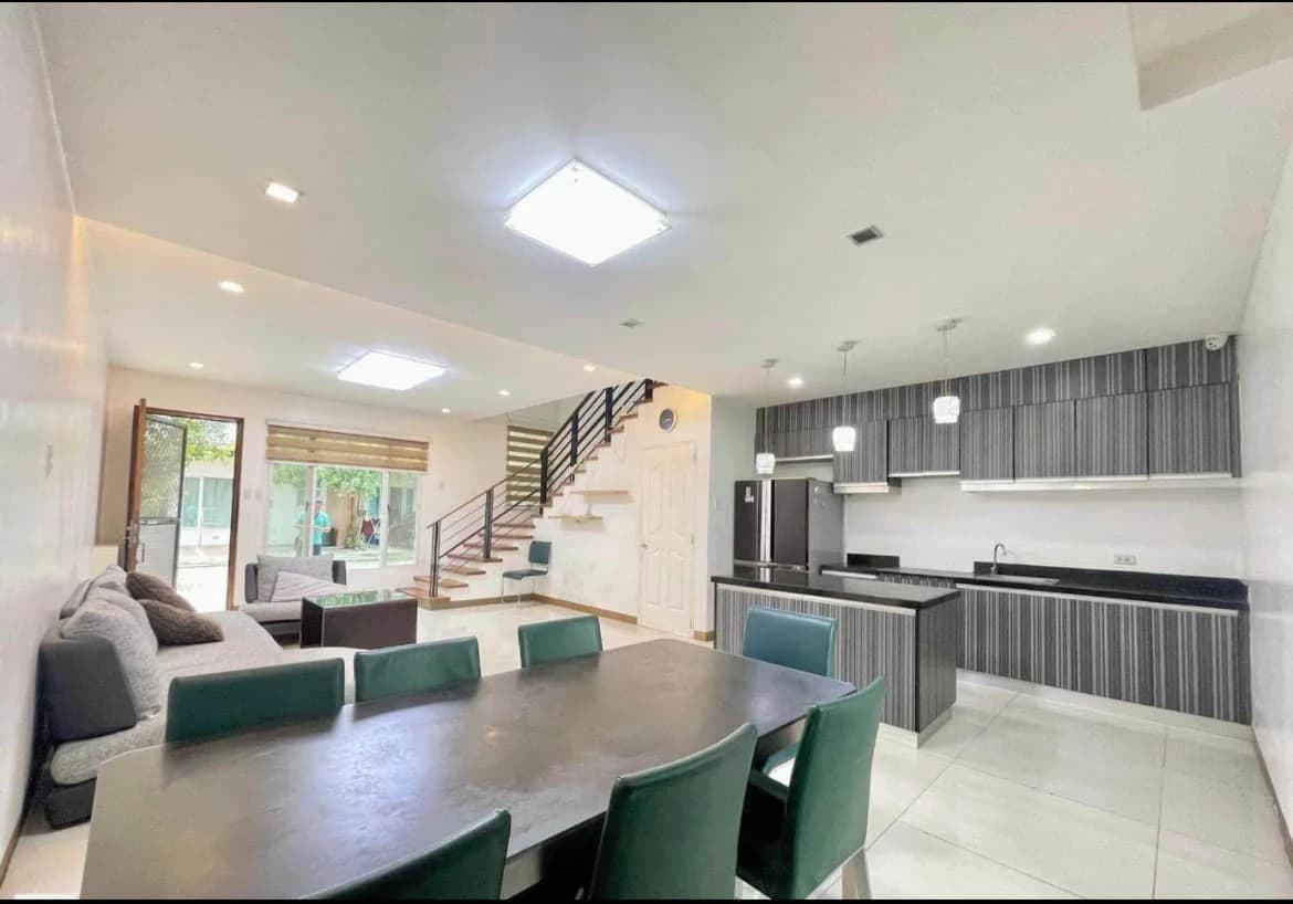 Income Generating 3BR Townhouse For Sale in Multinational Village, Parañaque City