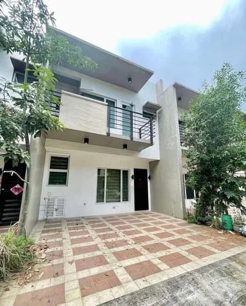 Income Generating 3BR Townhouse For Sale in Multinational Village, Parañaque City
