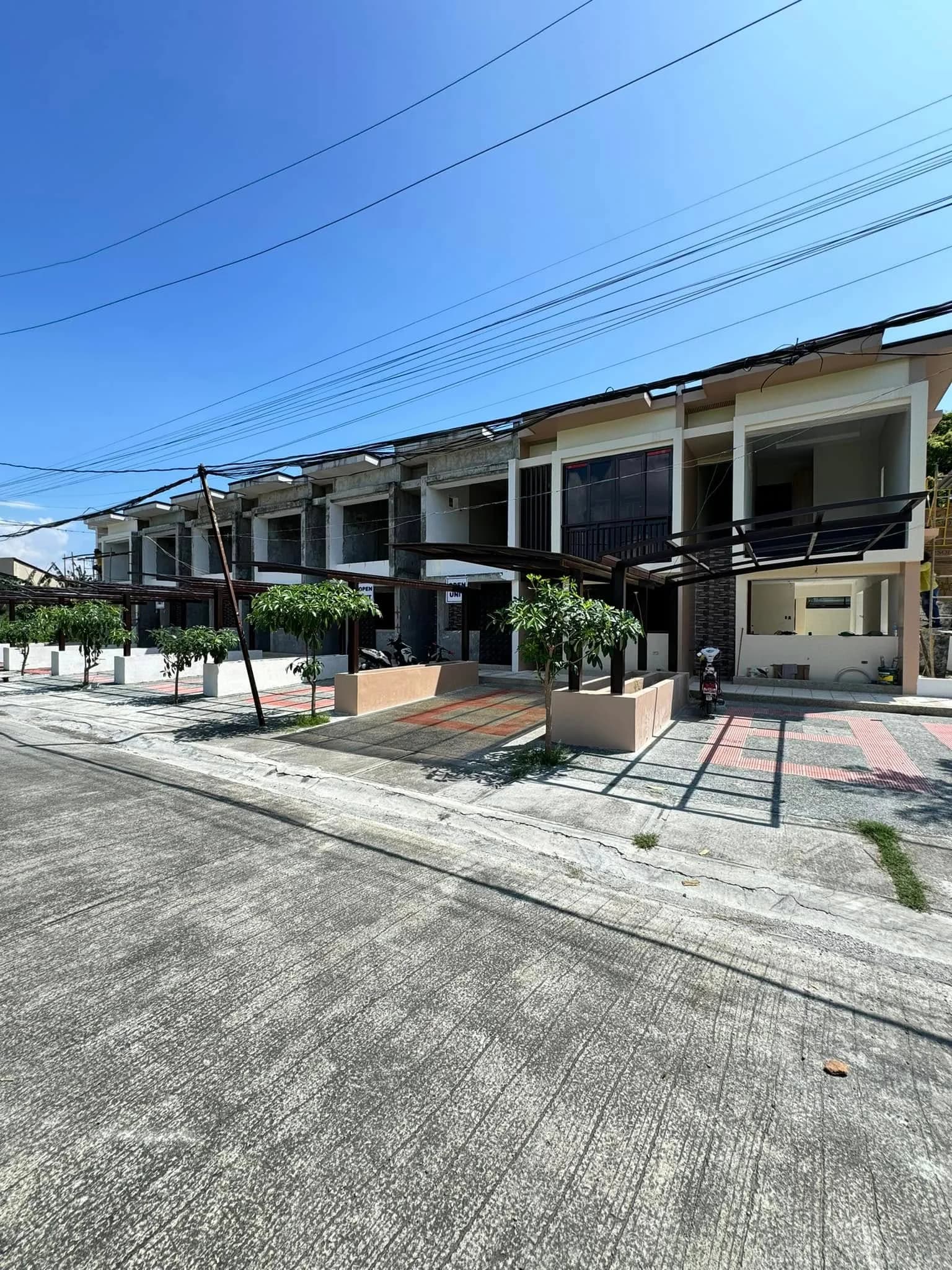 Brand New Modern 3BR Townhouse For Sale in Almanza Uno, Las Piñas City