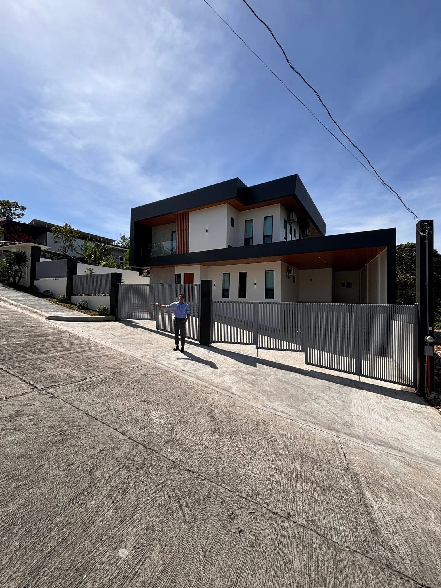 Brand New House For Sale w/Pool in Southpeak, San Pedro, Laguna — Photo 2